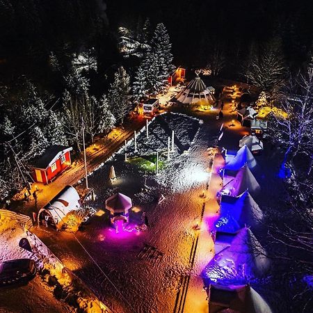 فندق Finska Wioska Kalevala بوروفيتسه المظهر الخارجي الصورة